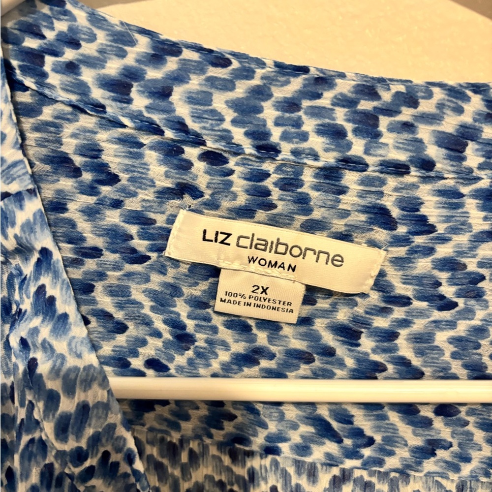 Liz Claiborne Blue Patterned Blouse